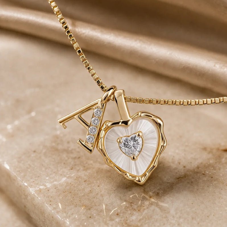 Collar de corazón nacarado con inicial personalizada - Moroveta