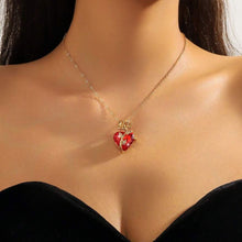 Cargar imagen en el visor de la galería, Collar de corazón y rosa - Moroveta