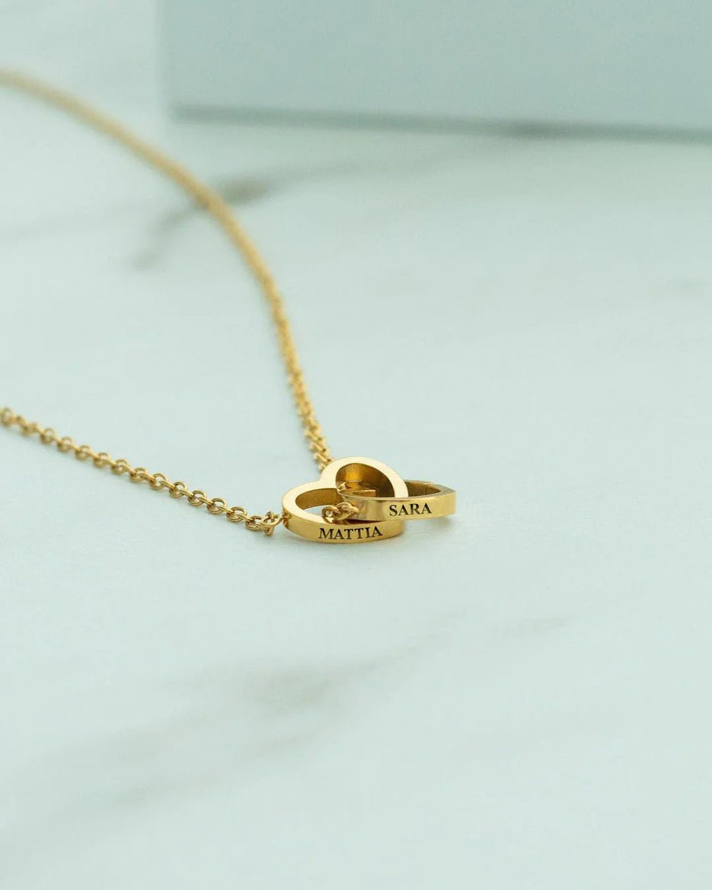 Collar de corazones personalizado con caja de rosa eterna - Moroveta