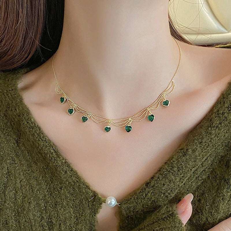 Collar de corazones verdes - Moroveta