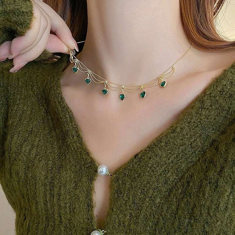 Collar de corazones verdes - Moroveta