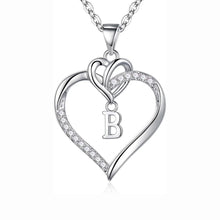 Cargar imagen en el visor de la galería, Collar de inicial con corazón - Moroveta