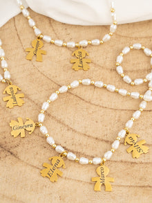 Cargar imagen en el visor de la galería, Collar de perlas con dijes personalizables - Moroveta