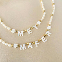 Cargar imagen en el visor de la galería, Collar de perlas con nombre - (Oferta 2x1) - Moroveta