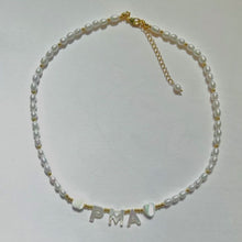 Cargar imagen en el visor de la galería, Collar de perlas con nombre - (Oferta 2x1) - Moroveta