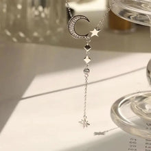 Cargar imagen en el visor de la galería, Collar estrella luna brillante - Moroveta