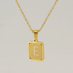 Collar personalizable con inicial dorado - Moroveta