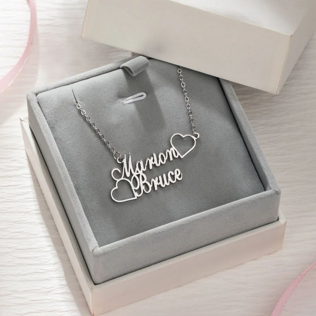 Collar personalizado con dos nombres y corazones - Moroveta