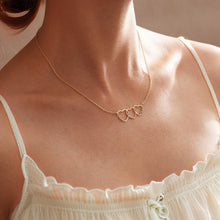 Cargar imagen en el visor de la galería, Collar Personalizado con Nombre en Forma de Corazón - Moroveta