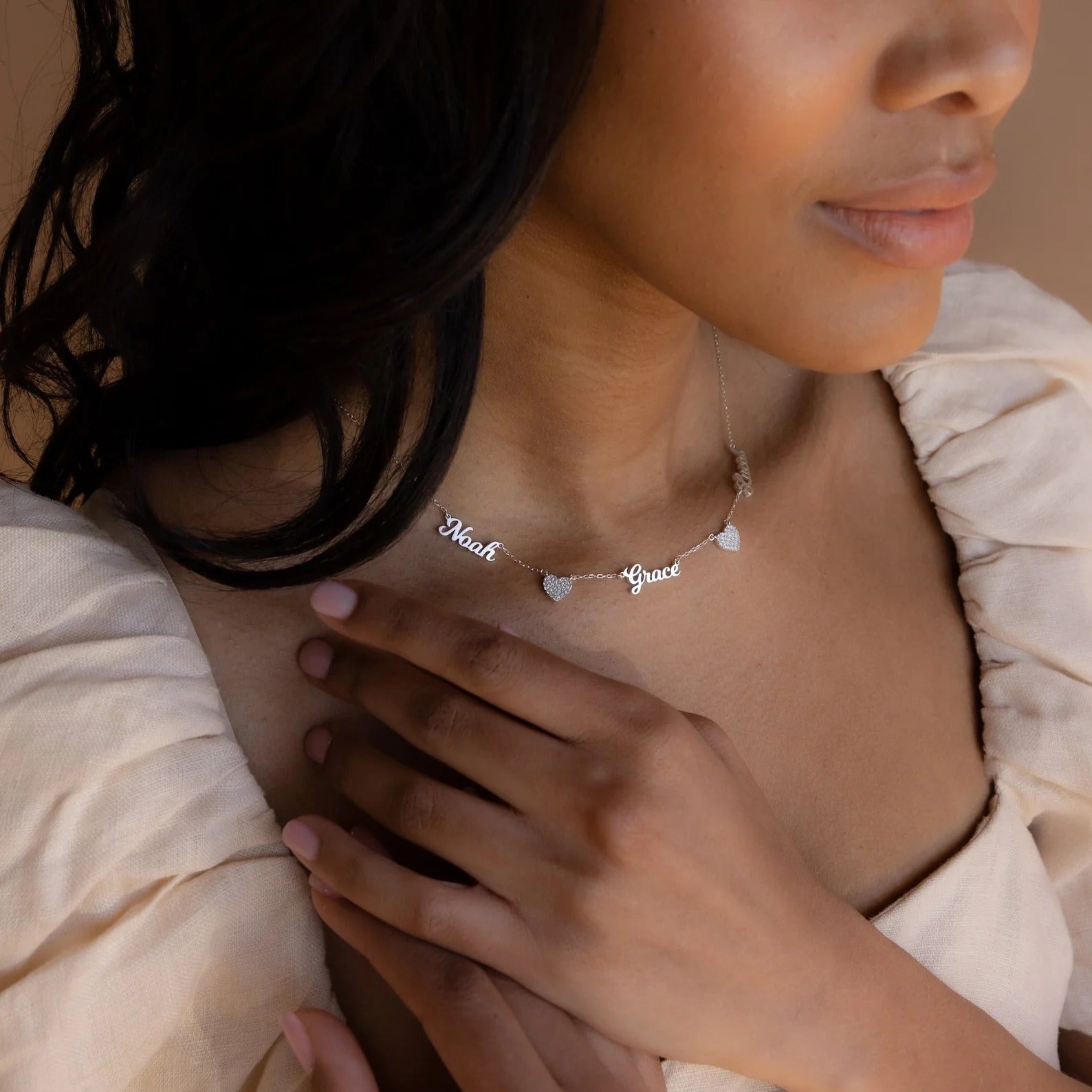 Collar personalizado con nombres en forma de corazón - Moroveta