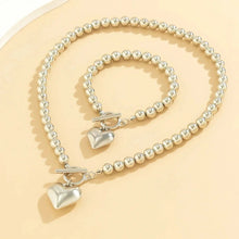 Cargar imagen en el visor de la galería, Conjunto de pulsera y collar con colgante de corazón de perlas - Moroveta