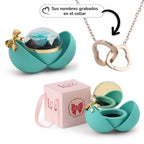 Esfera con rosa eterna y collar de corazones grabados - Moroveta