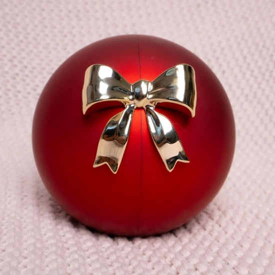 Esfera con rosa eterna y collar de corazones grabados - Moroveta