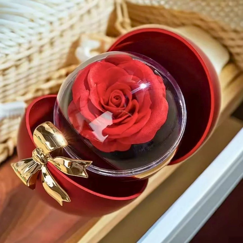 Esfera con rosa eterna y collar de corazones grabados - Moroveta