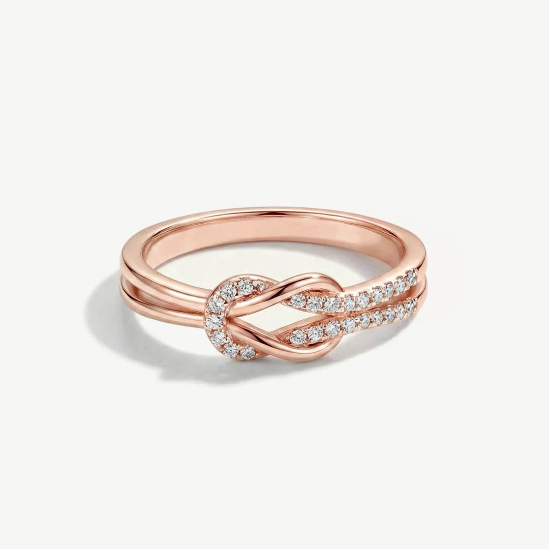 Anillo nudo entrelazado