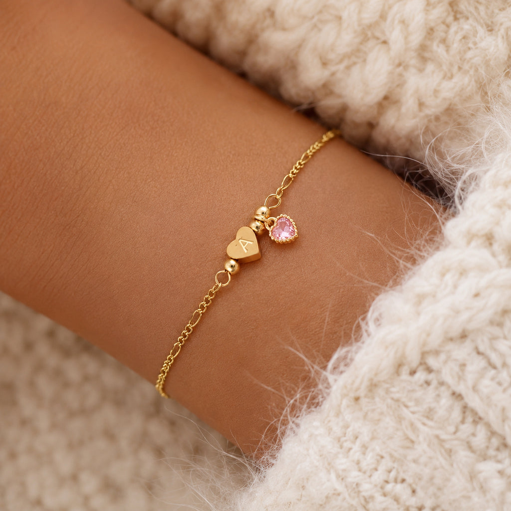 Pulsera personalizada con inicial y dije de corazón