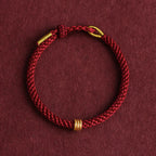 Pulsera Hilo rojo del destino con cuenta Dorada