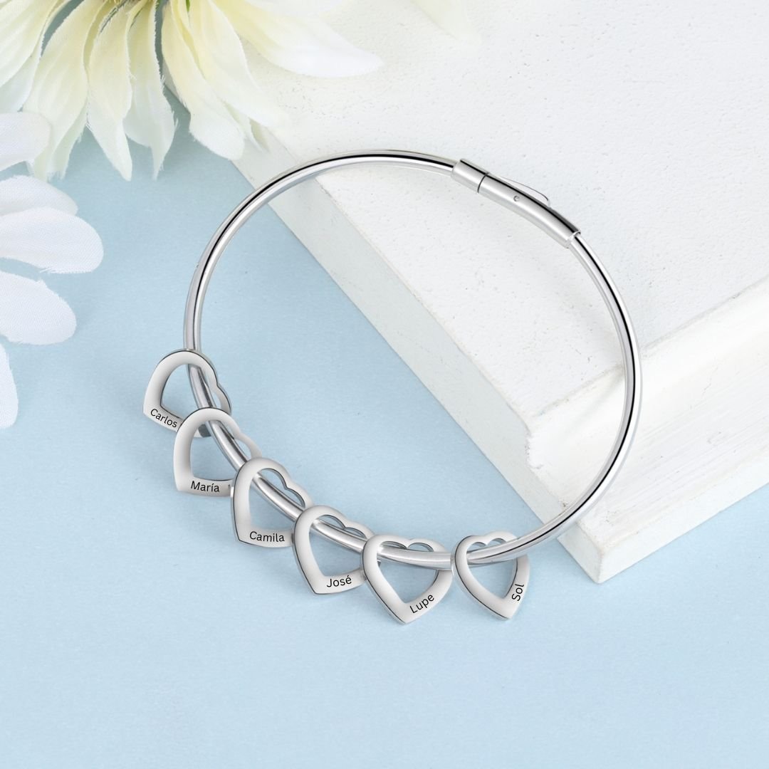 Pulsera con colgantes de corazón personalizados con nombres - Moroveta