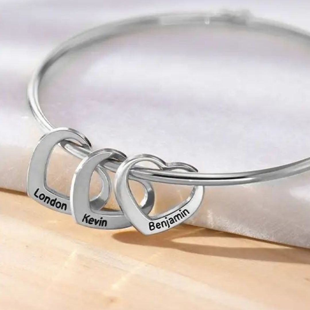 Pulsera con colgantes de corazón personalizados con nombres - Moroveta