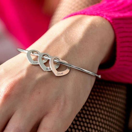 Pulsera con colgantes de corazón personalizados con nombres - Moroveta