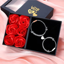 Cargar imagen en el visor de la galería, Pulsera con imán de corazón personalizable para parejas - Moroveta