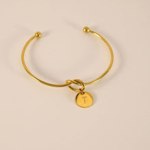 Cargar imagen en el visor de la galería, Pulsera con inicial personalizable - Moroveta