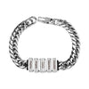 Pulsera de cadena personalizada en color plateado con cinco cuentas rectangulares grabadas: Sophia, Angela, DAD, Valentine y Christian. Ideal como regalo para padre, la pulsera muestra el broche visible en la parte superior.