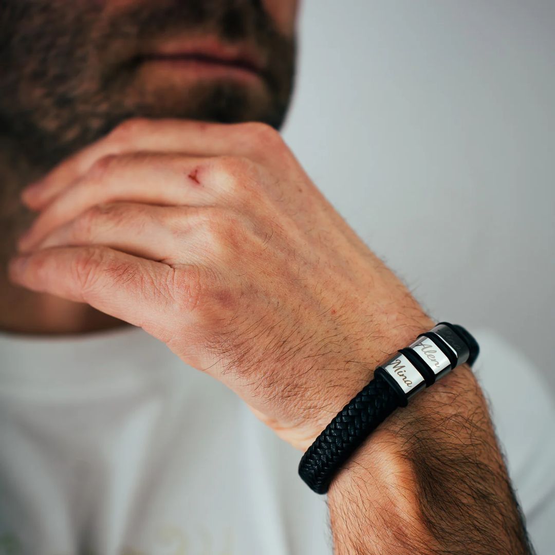 Pulsera de cuero personalizada con nombres - Moroveta
