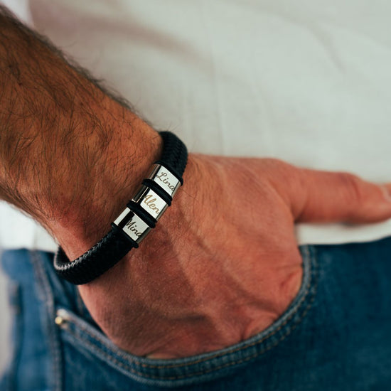 Pulsera de cuero personalizada con nombres - Moroveta
