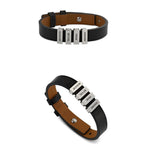 Pulsera de hombre con nombres grabados en color negro, con cuatro cuentas rectangulares plateadas personalizadas: JACKSON, TAYLOR, NOAH y AMANDA. Incluye forro marrón y cierre metálico, ideal como regalo original para hombre.