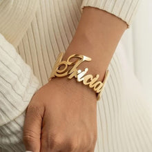 Cargar imagen en el visor de la galería, Pulsera personalizada con nombre - Moroveta