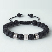 Cargar imagen en el visor de la galería, Pulsera tejida personalizada con nombres en color negro, ajustable, con tres cuentas rectangulares plateadas grabadas con &quot;Abel&quot;, &quot;Mark&quot; y &quot;Jeff&quot;. Pulsera para papá con cuentas texturizadas y porosas para un toque único.