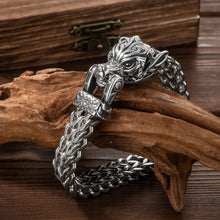 Cargar imagen en el visor de la galería, Pulsera vikinga de lobo - Moroveta