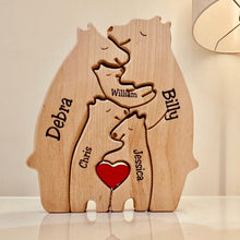 Cargar imagen en el visor de la galería, Un rompecabezas personalizable de Wooden Bears Family que presenta una familia de osos y un corazón.