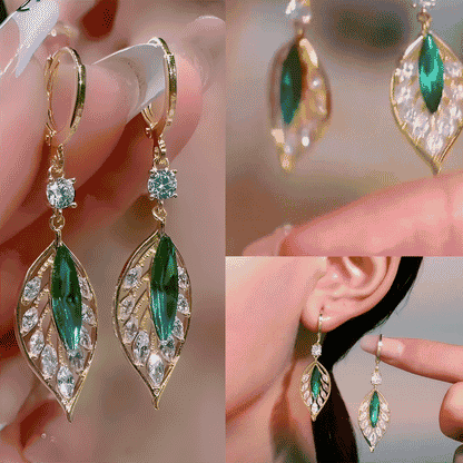 Aretes de cristal en forma de hoja