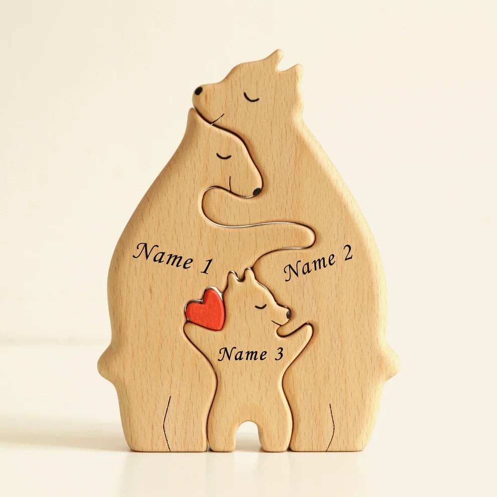 Presentamos un rompecabezas personalizable de Wooden Bears Family con motivos de osos y corazones.